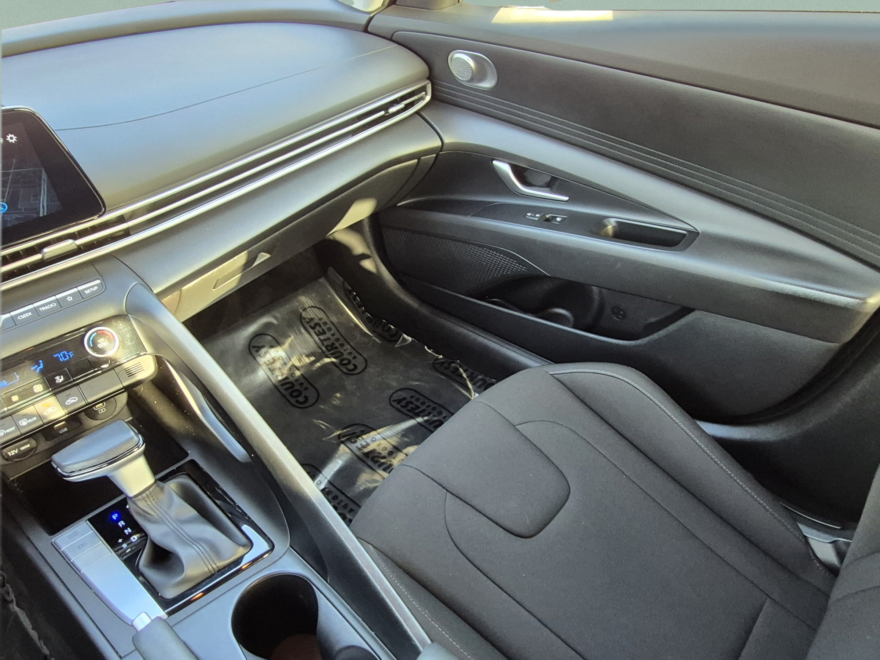 Used 2024 Hyundai Elantra SEL FWD image 14