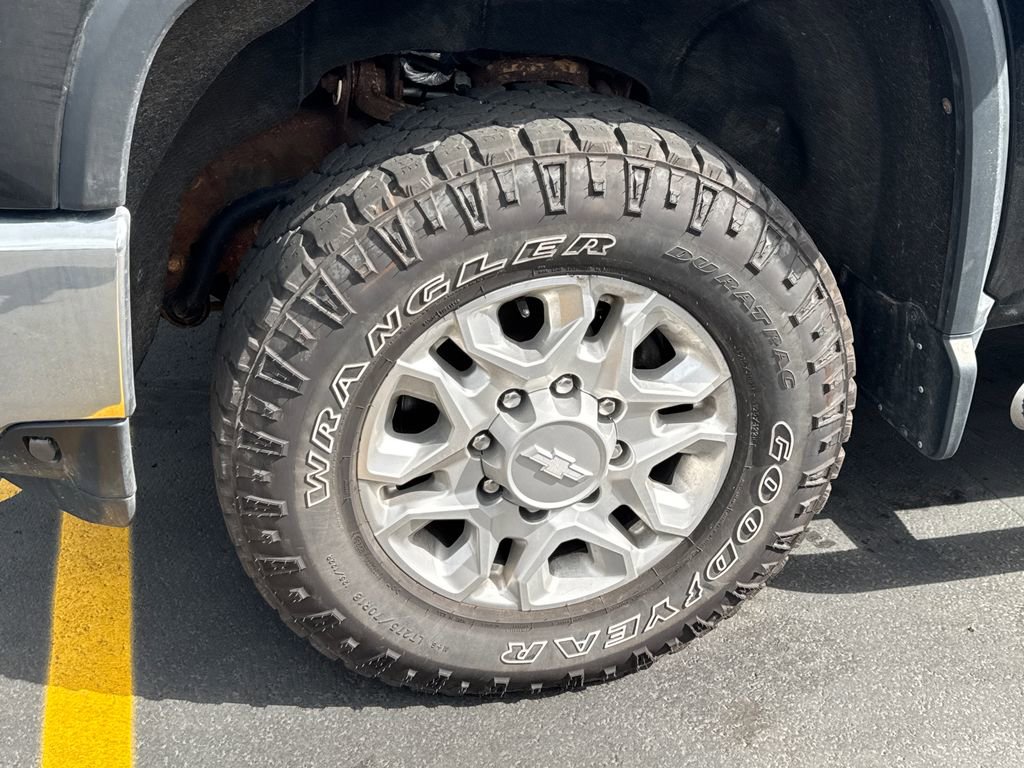 Used 2020 Chevrolet Silverado 2500 LTZ w/ LTZ Plus Package image 9
