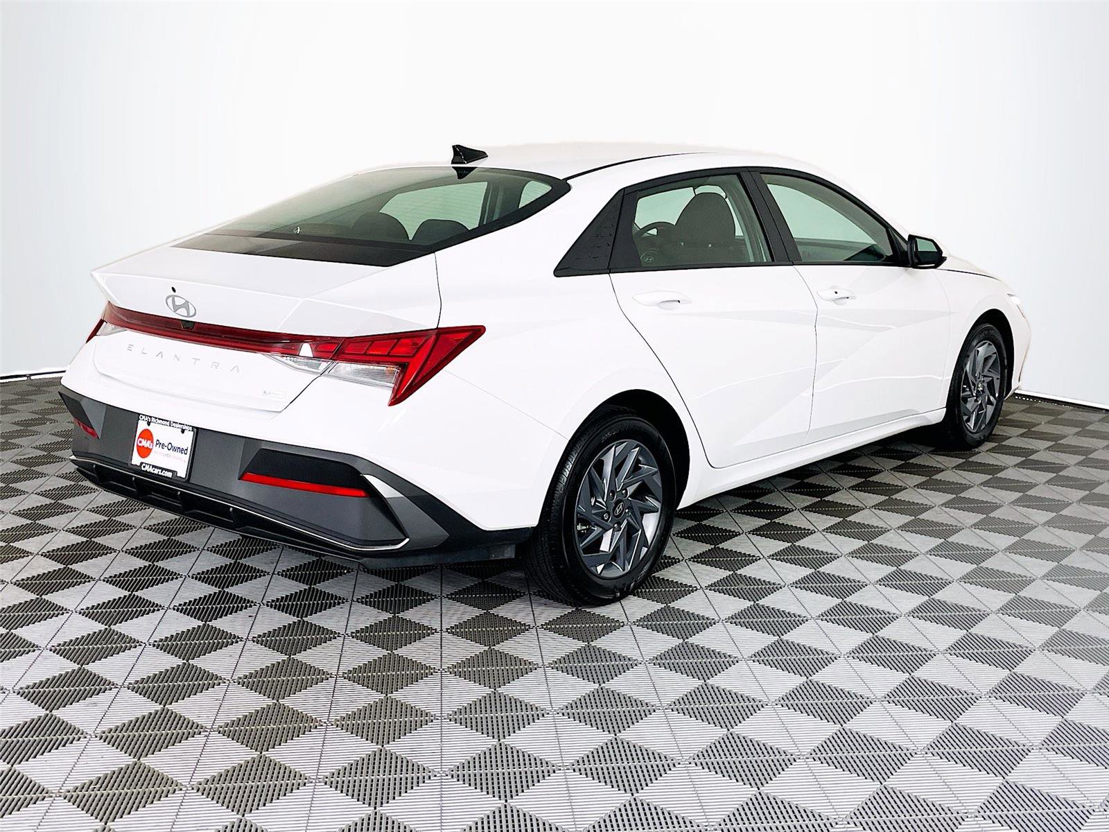 Certified 2025 Hyundai Elantra Blue FWD image 8