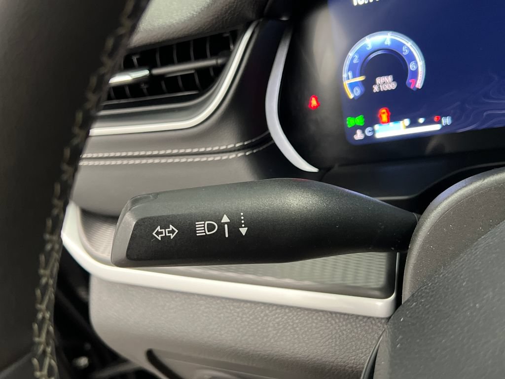 Used 2024 Jeep Grand Cherokee Altitude RWD image 50