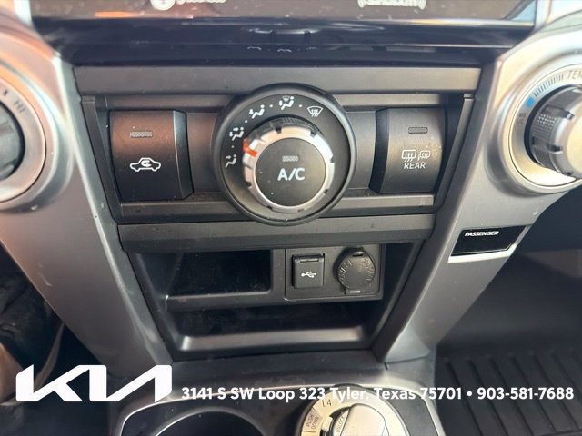Used 2020 Toyota 4Runner SR5 AWD/4WD image 19