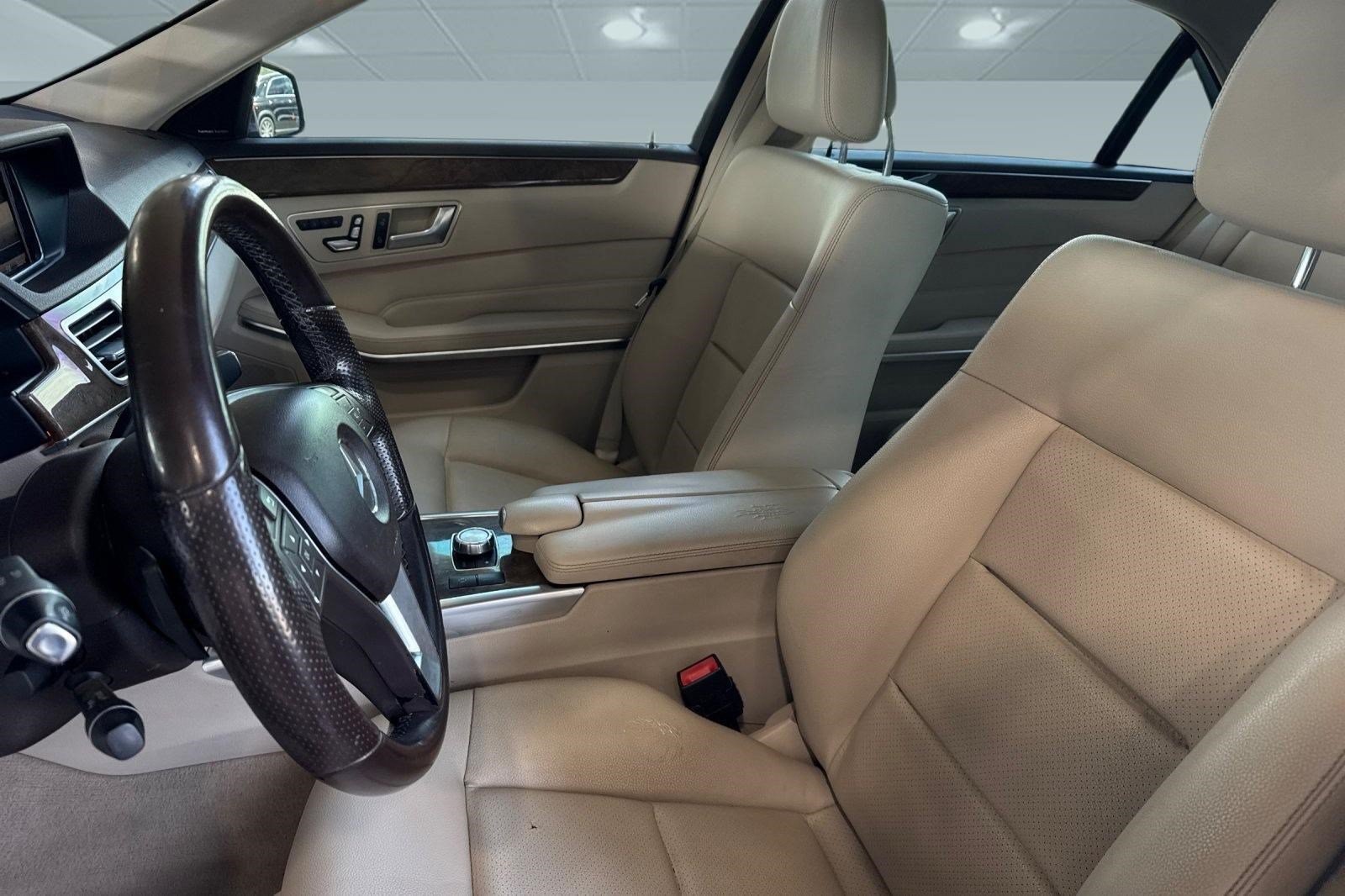 Used 2015 Mercedes-Benz E 250 BlueTEC 4MATIC Sedan image 5