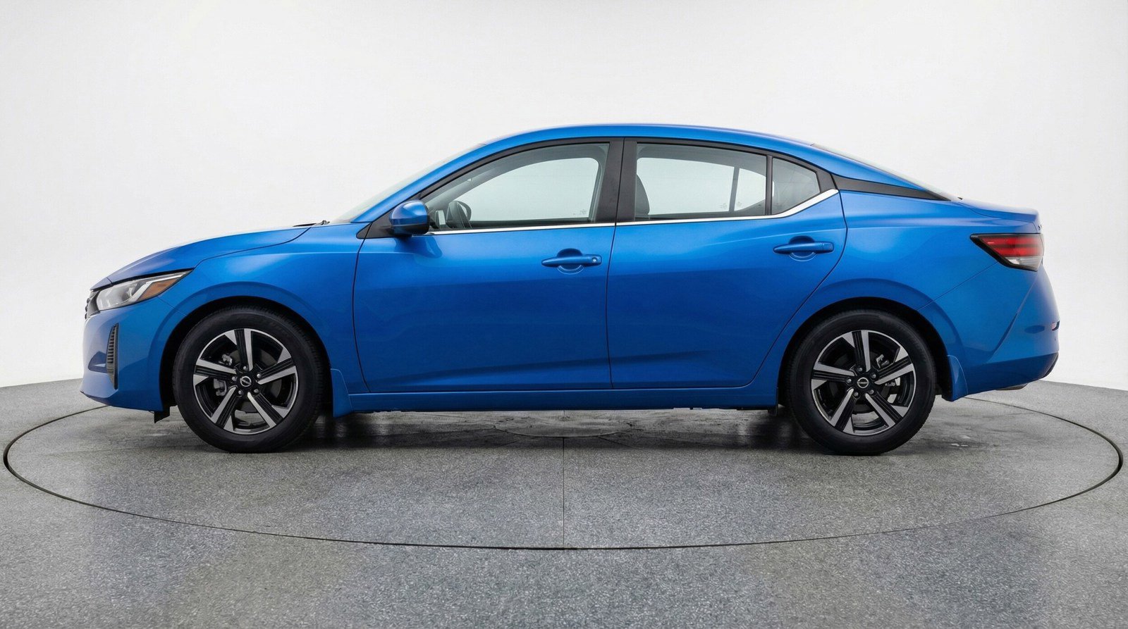 Used 2025 Nissan Sentra SV image 4