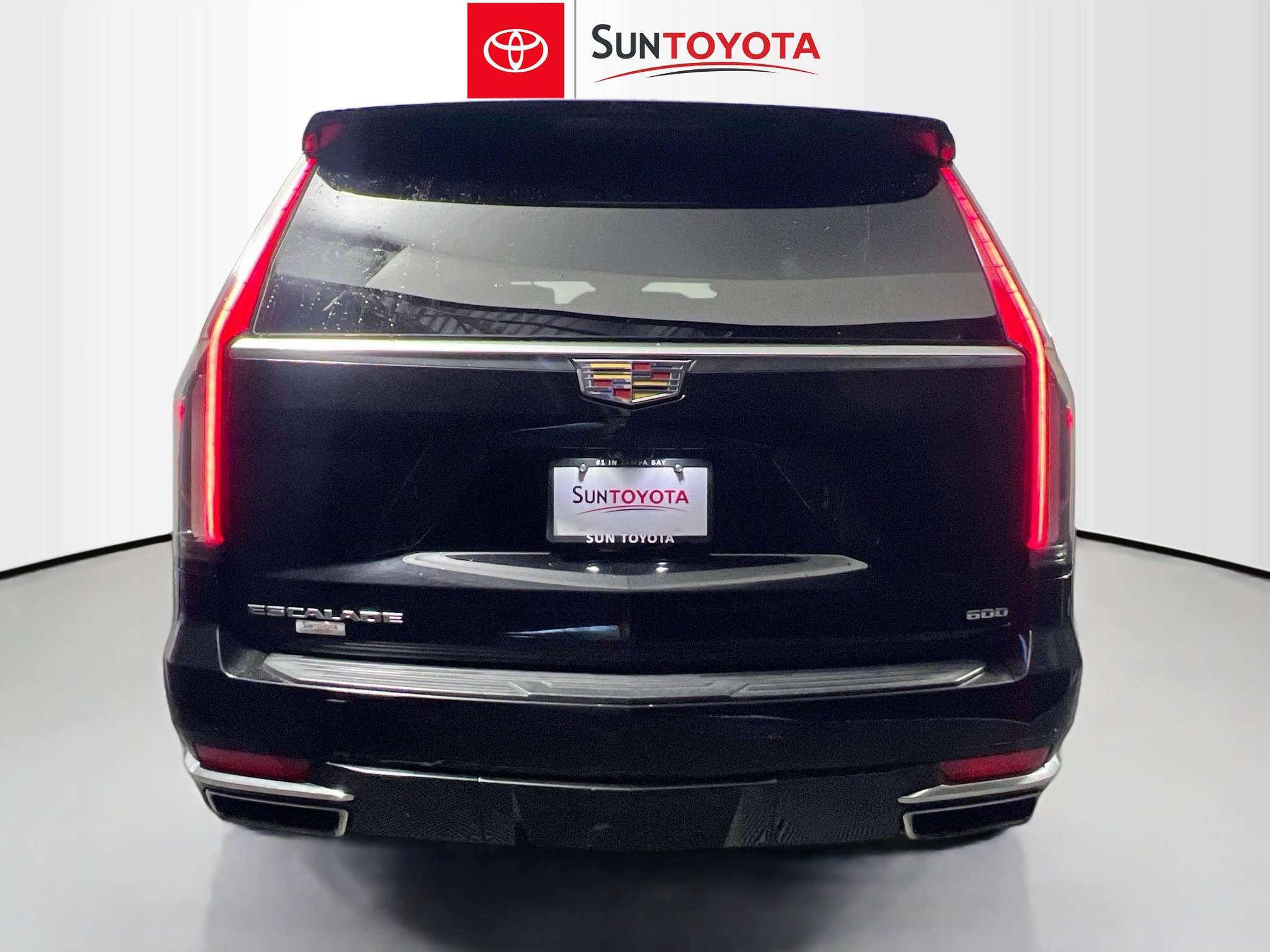 Used 2023 Cadillac Escalade ESV Premium Luxury AWD/4WD image 5