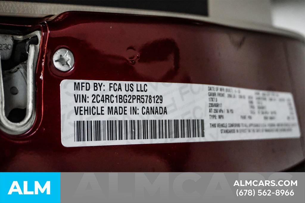 Used 2023 Chrysler Pacifica Touring-L FWD image 47