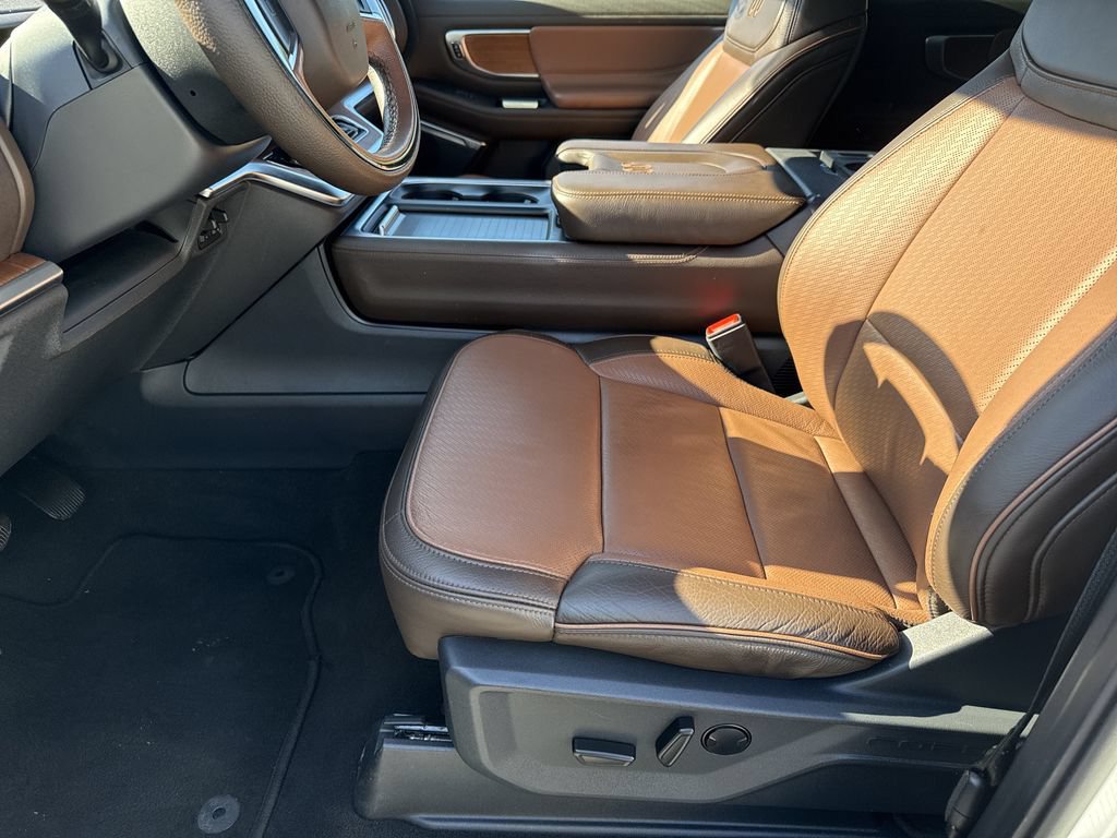 Used 2025 Ford Expedition King Ranch AWD/4WD image 9