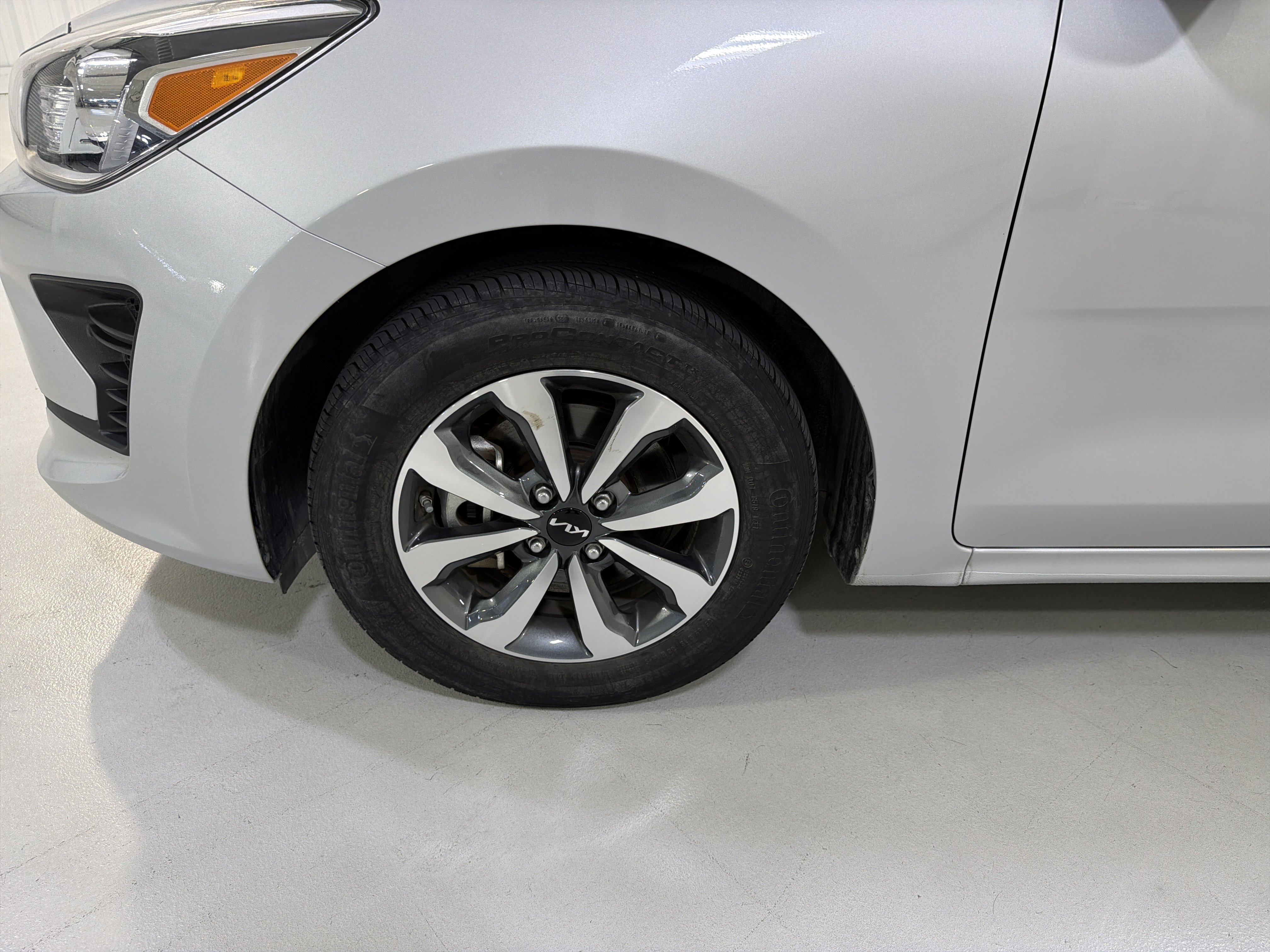 Used 2023 Kia Rio S w/ Technology Package FWD image 9