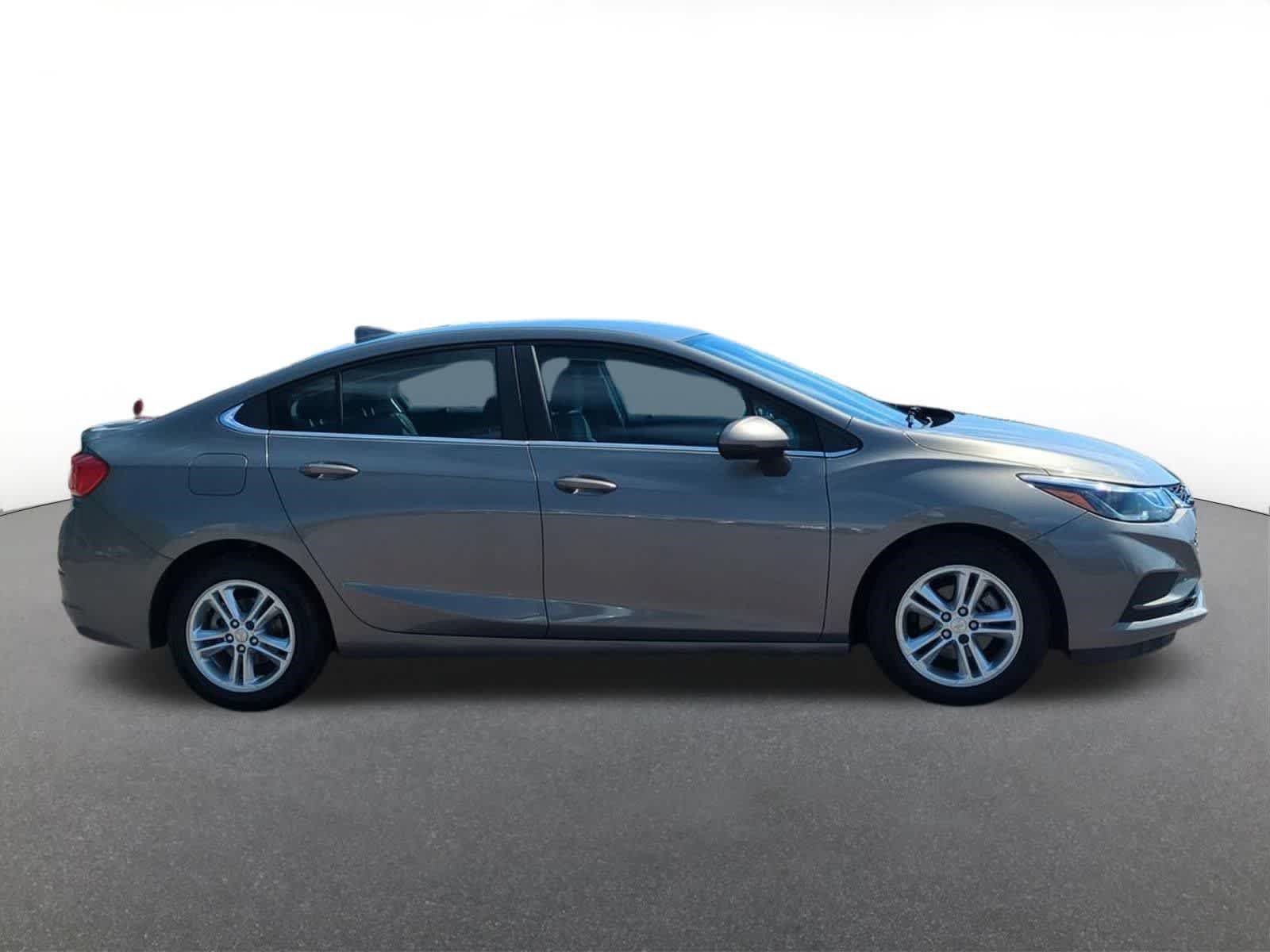 Used 2017 Chevrolet Cruze LT FWD image 7