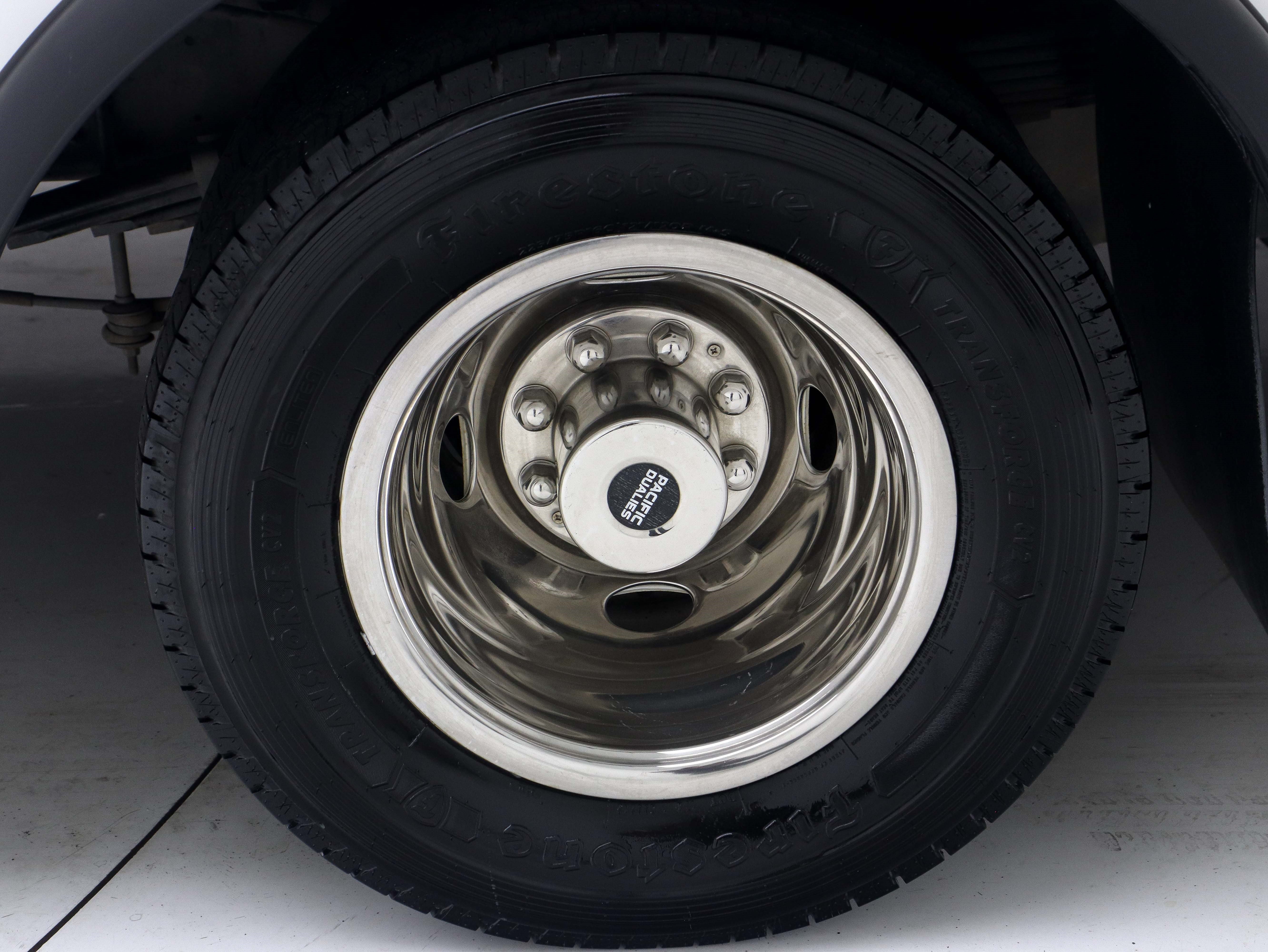 Used 2023 Ford E-450 and Econoline 450 Super Duty w/ Power Windows & Locks Group RWD image 30