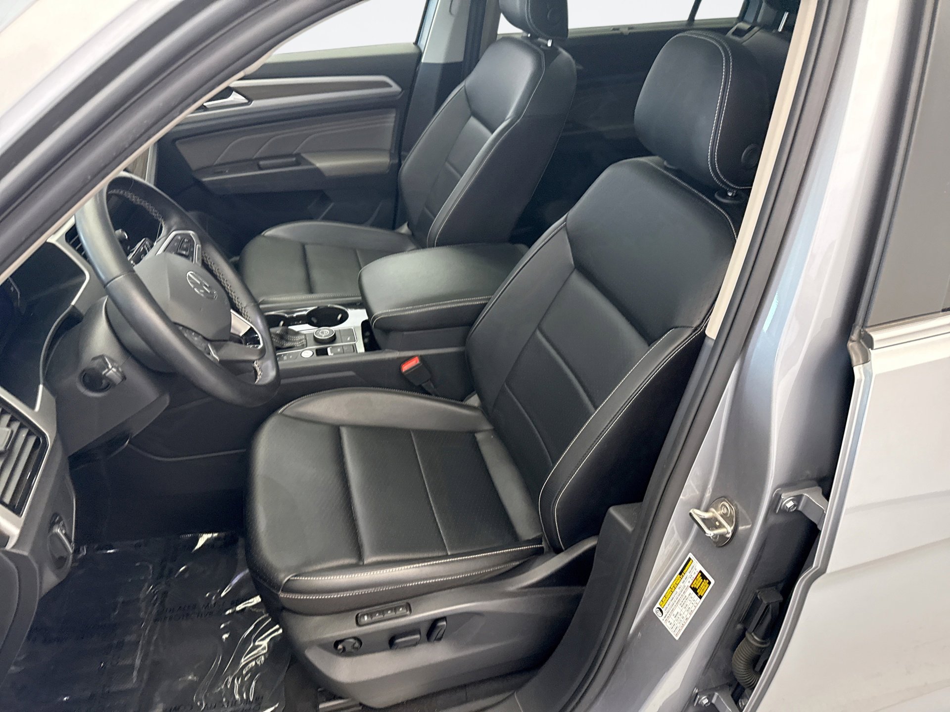 Used 2022 Volkswagen Atlas SEL AWD/4WD image 11