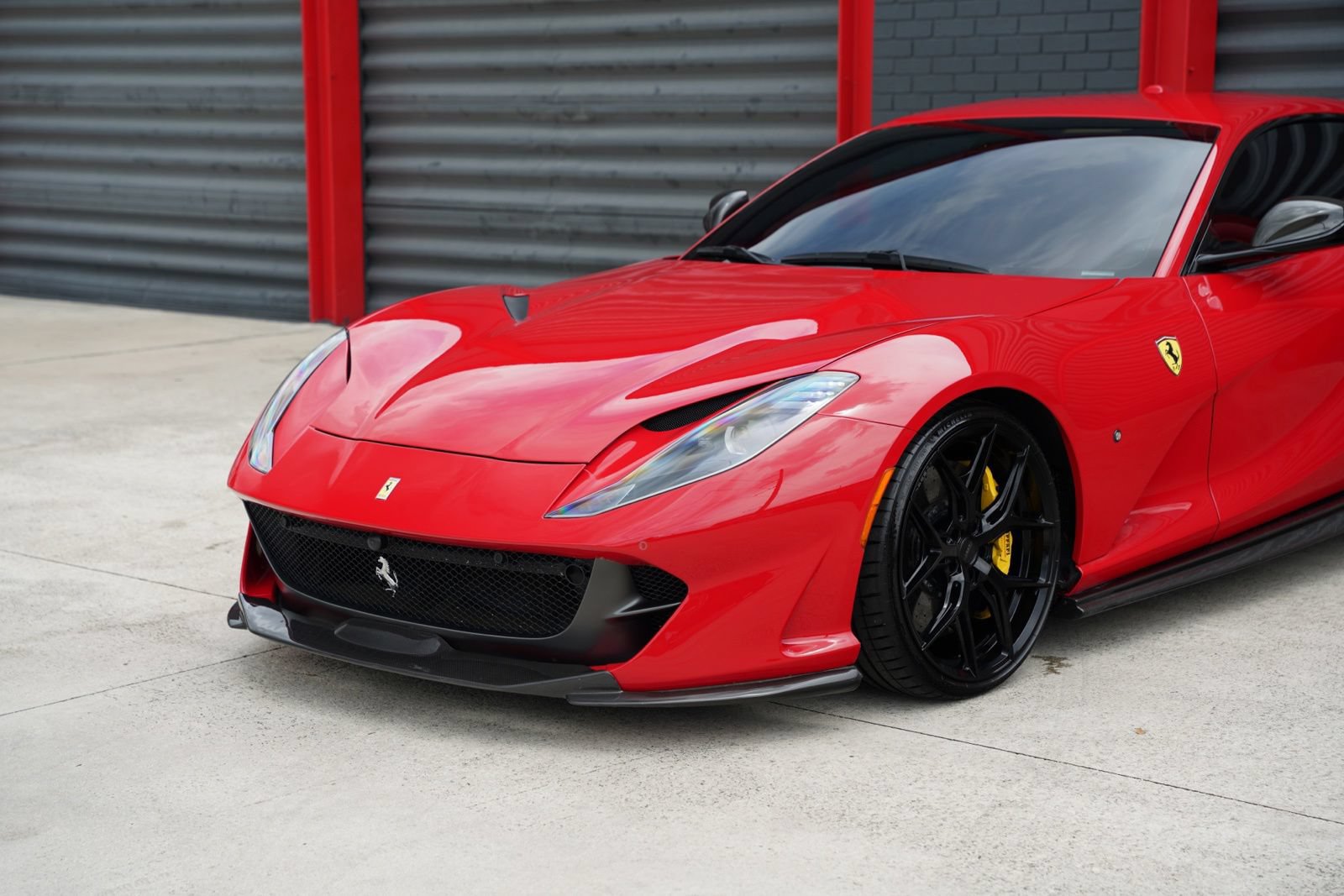 Used 2019 Ferrari 812 Superfast RWD image 2