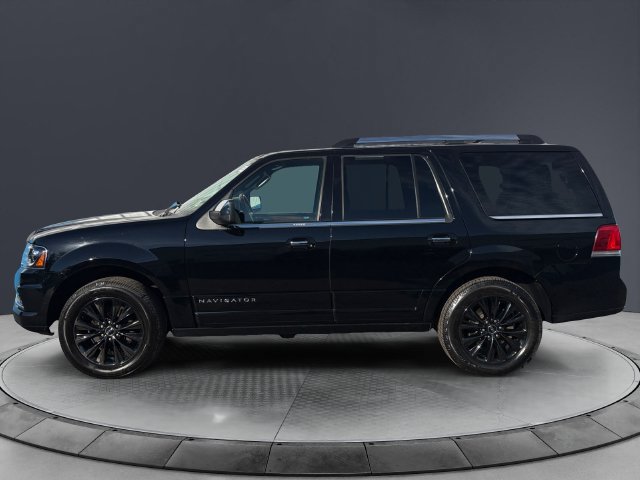 Used 2017 Lincoln Navigator Select AWD/4WD image 2