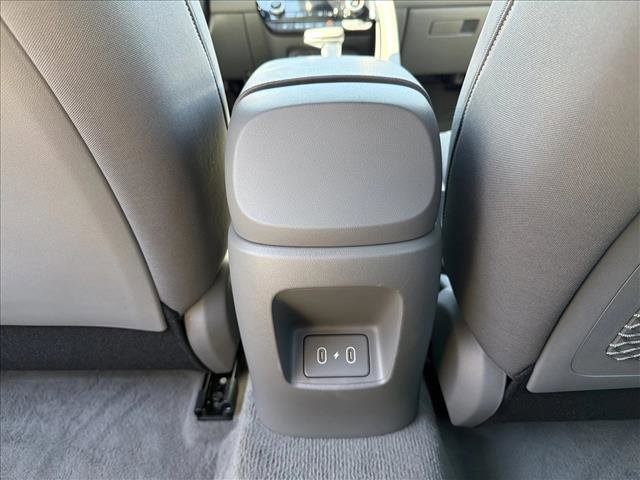 Used 2025 Hyundai Elantra SEL FWD image 23