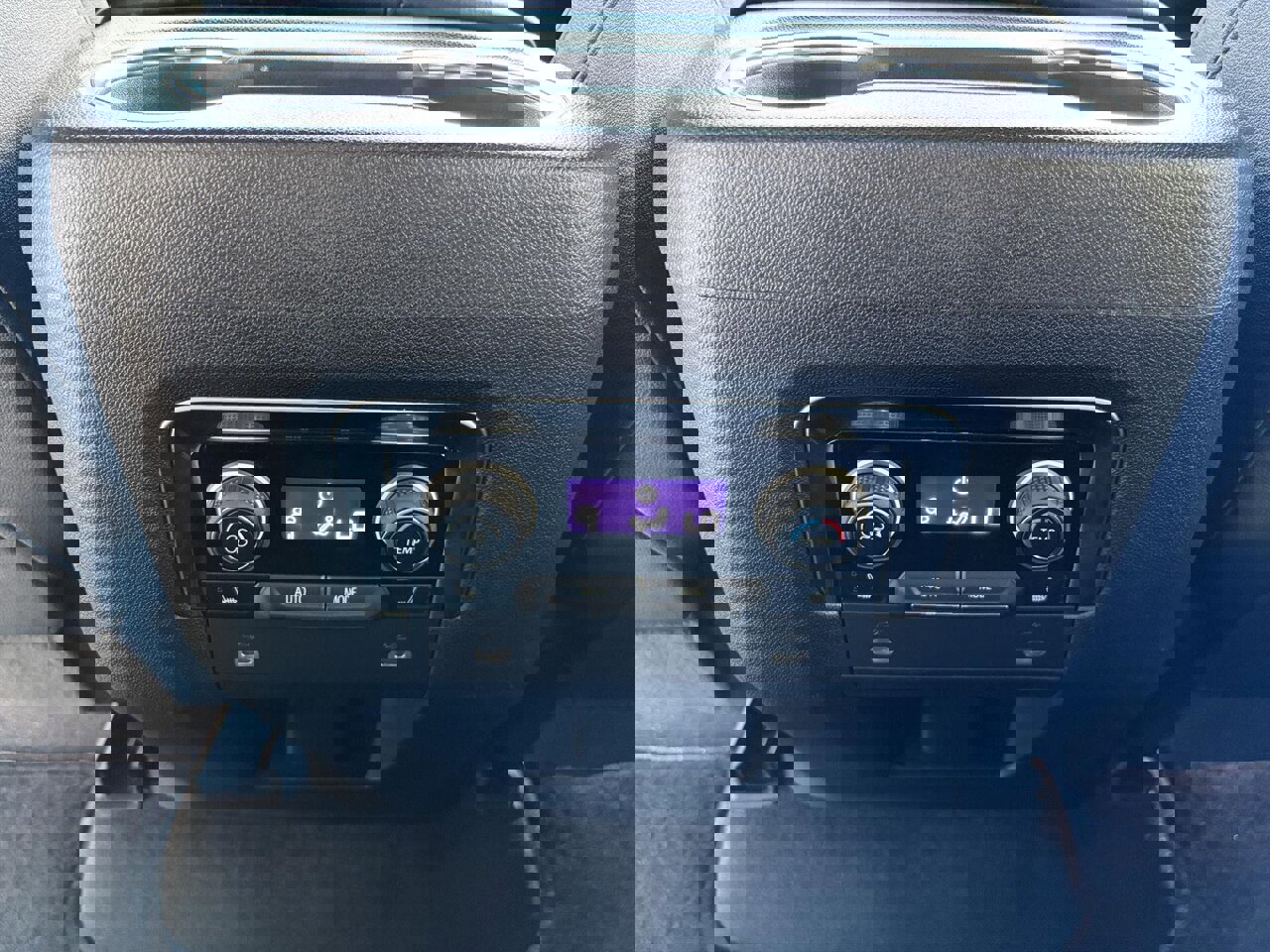 Used 2022 Chevrolet Tahoe LT w/ Luxury Package image 25