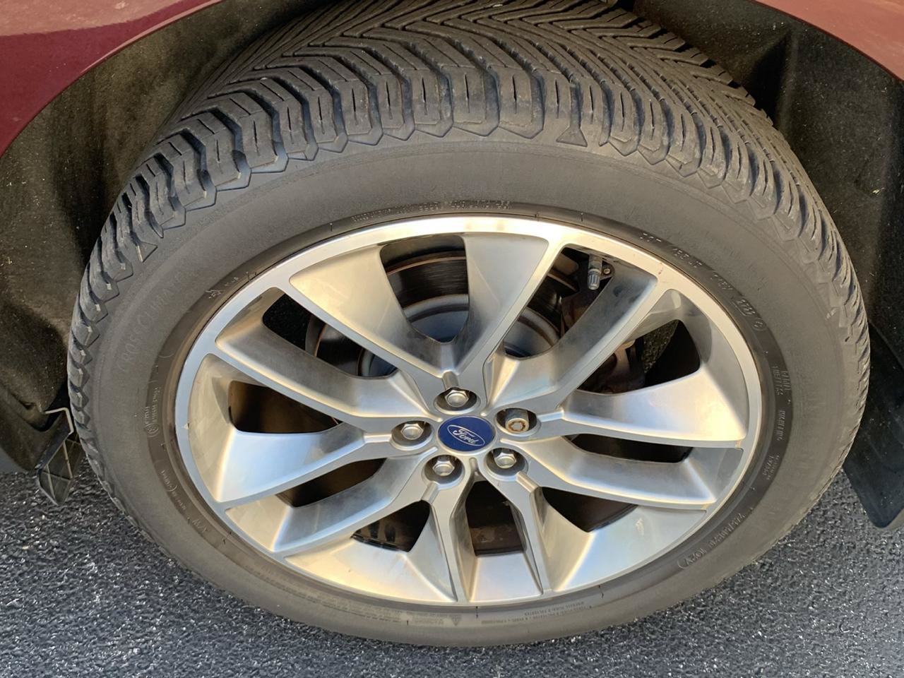 Used 2018 Ford Edge Titanium w/ Equipment Group 302A AWD/4WD image 34