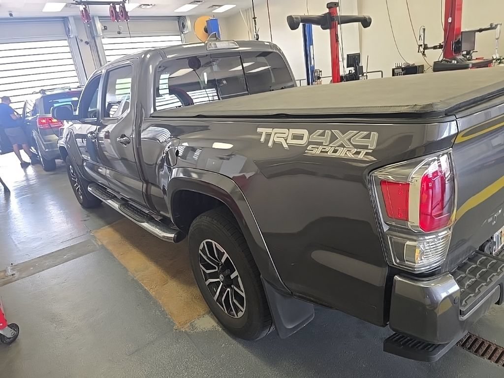 Used 2022 Toyota Tacoma TRD Sport w/ Technology Package AWD/4WD image 6