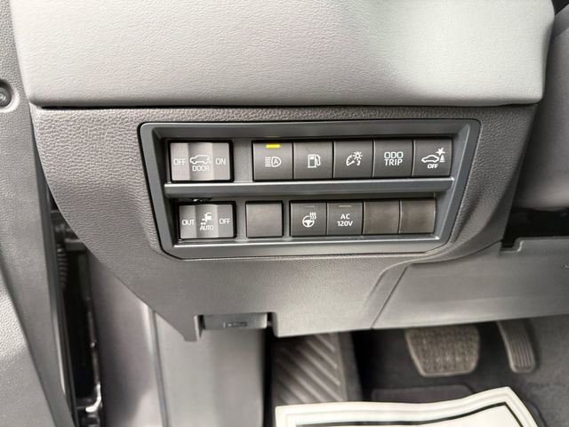 Used 2025 Toyota Sequoia Platinum image 4