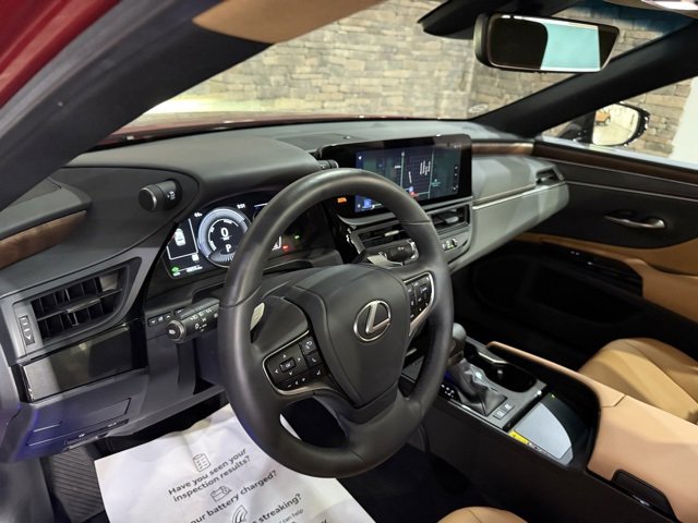 Used 2025 Lexus ES 300h w/ Premium Package image 27