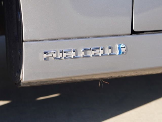 Used 2022 Toyota Mirai XLE image 9