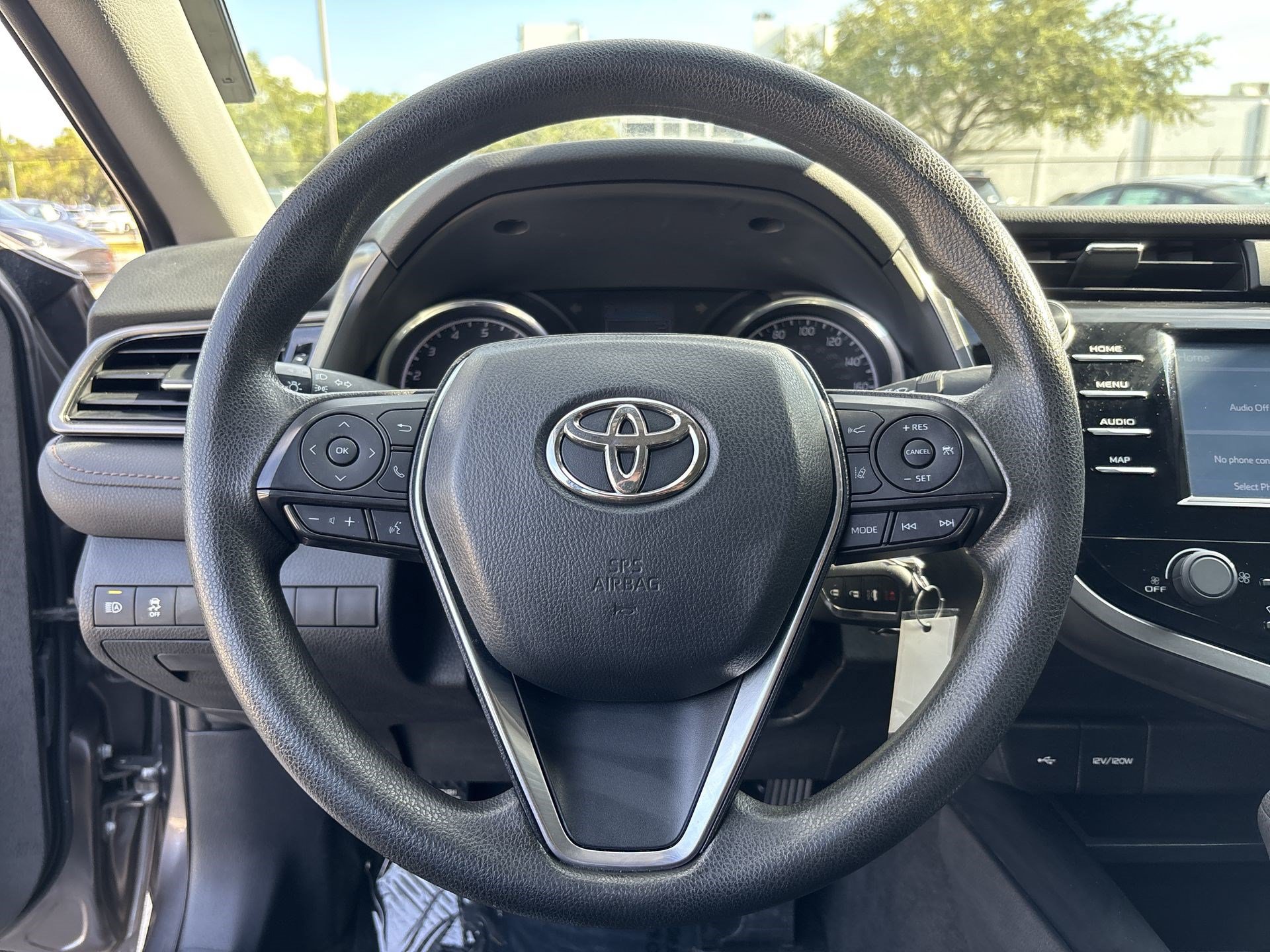 Used 2020 Toyota Camry LE FWD image 11