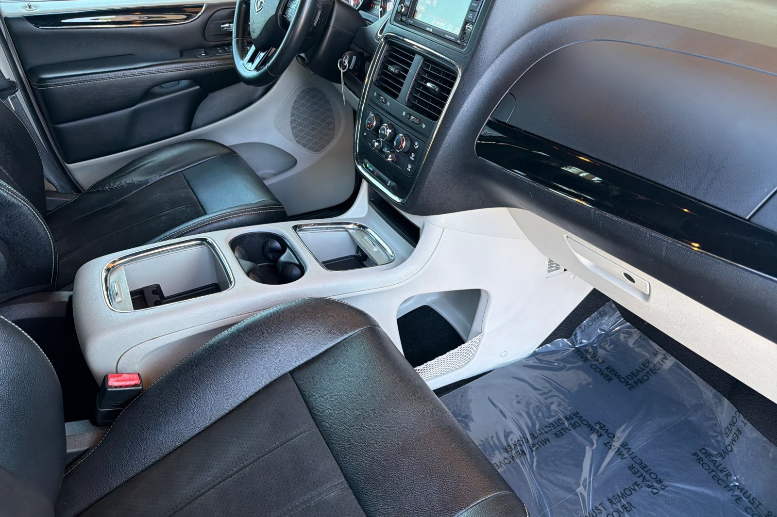 Used 2019 Dodge Grand Caravan SXT FWD image 18