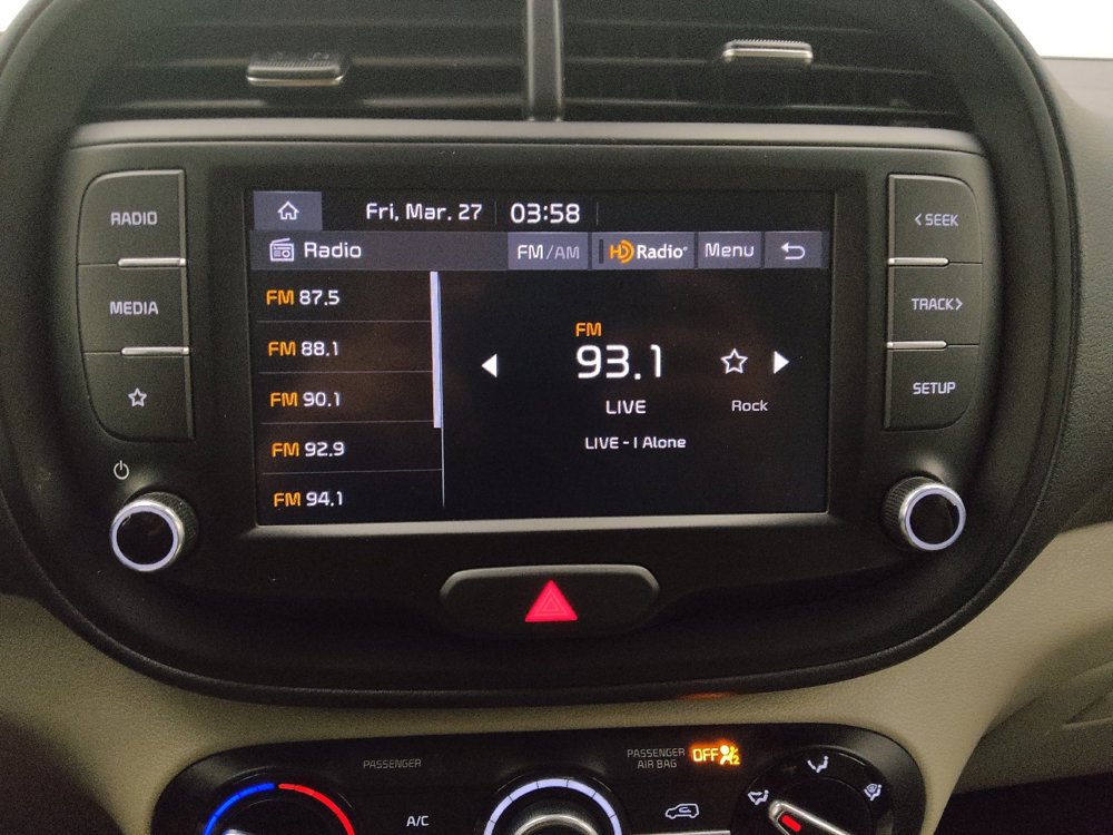 Used 2025 Kia Soul LX w/ LX Technology Package FWD image 25