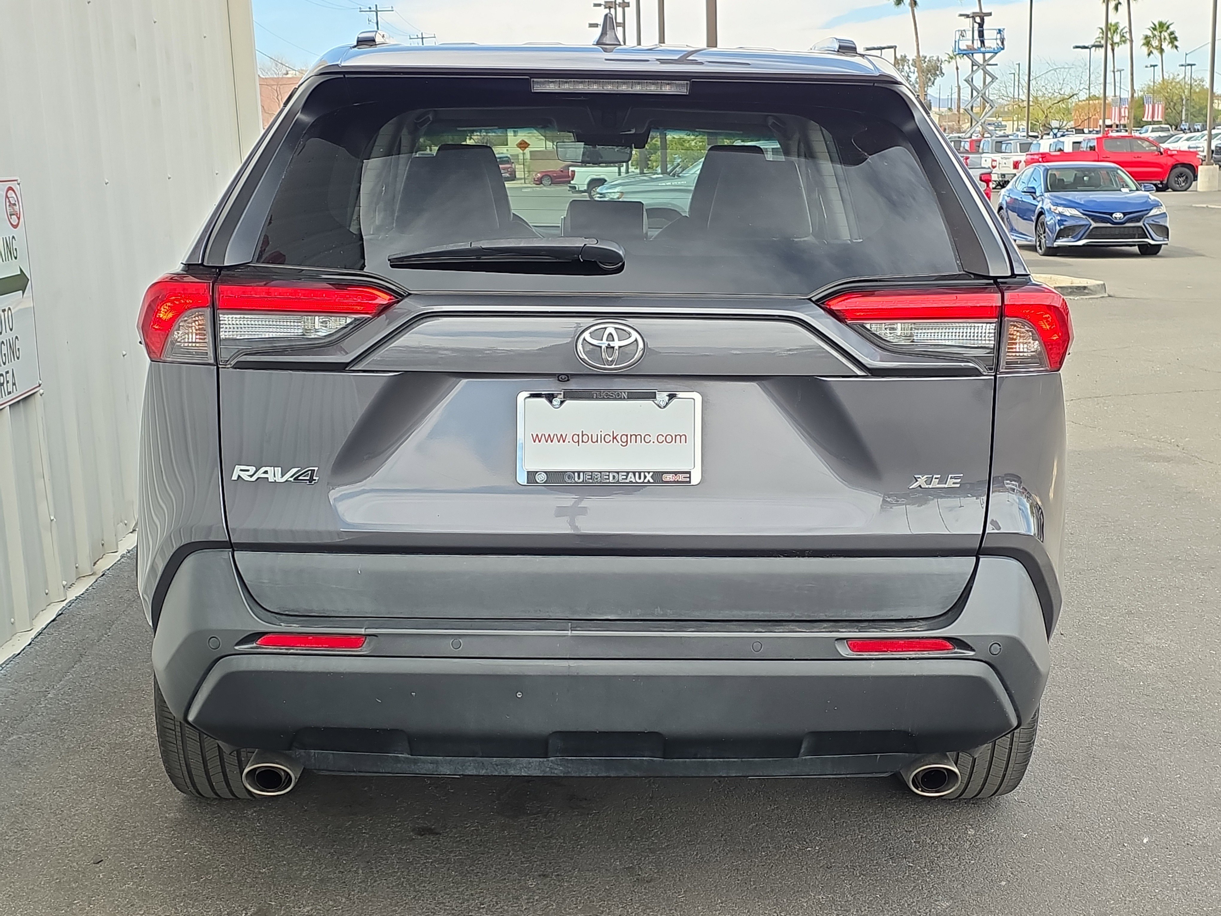 Used 2020 Toyota RAV4 XLE Premium image 6