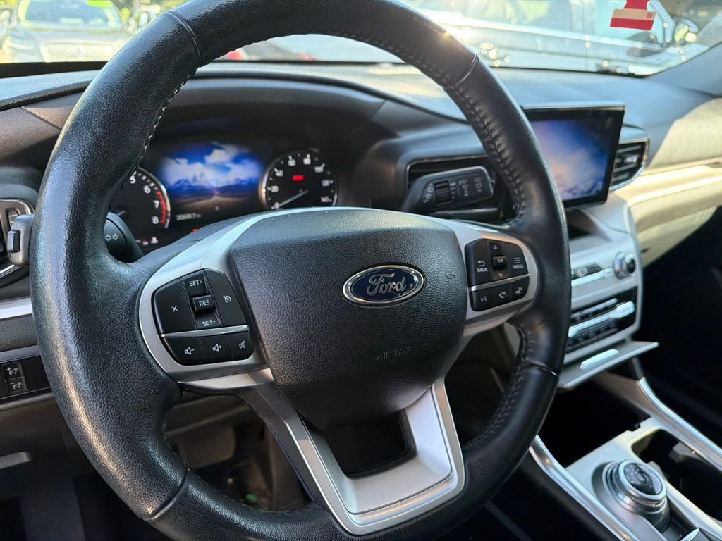 Used 2023 Ford Explorer XLT w/ Equipment Group 202A AWD/4WD image 10