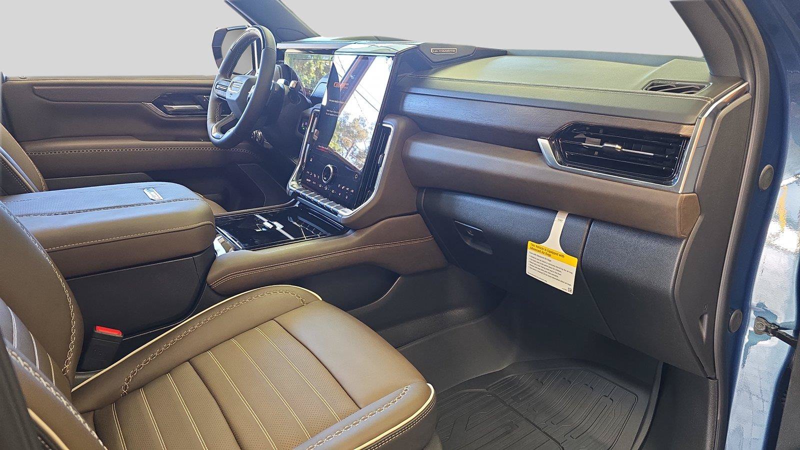 New 2027 GMC Yukon XL Denali Ultimate w/ LPO, Floor Liner Package AWD/4WD image 16