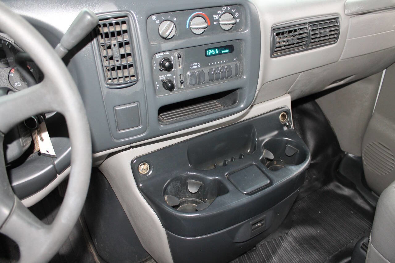 Used 1998 GMC Savana 2500 RWD image 30