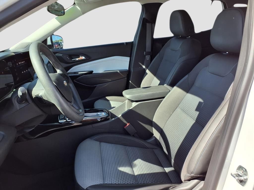 Used 2024 Chevrolet Trax LT image 22