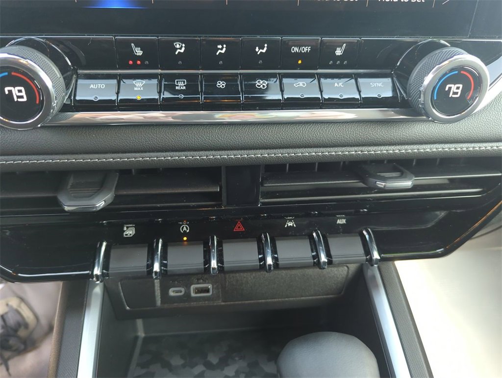 Used 2024 Chevrolet Colorado LT w/ LT Convenience Package II image 19