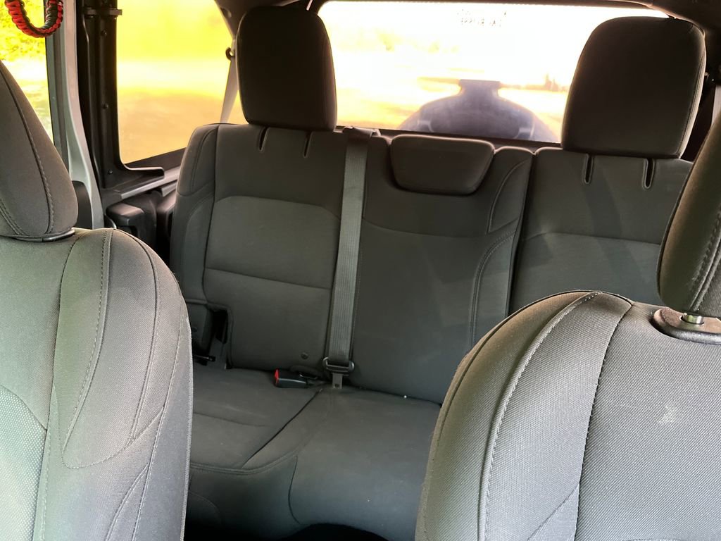 Used 2018 Jeep Wrangler Unlimited Sport S AWD/4WD image 12