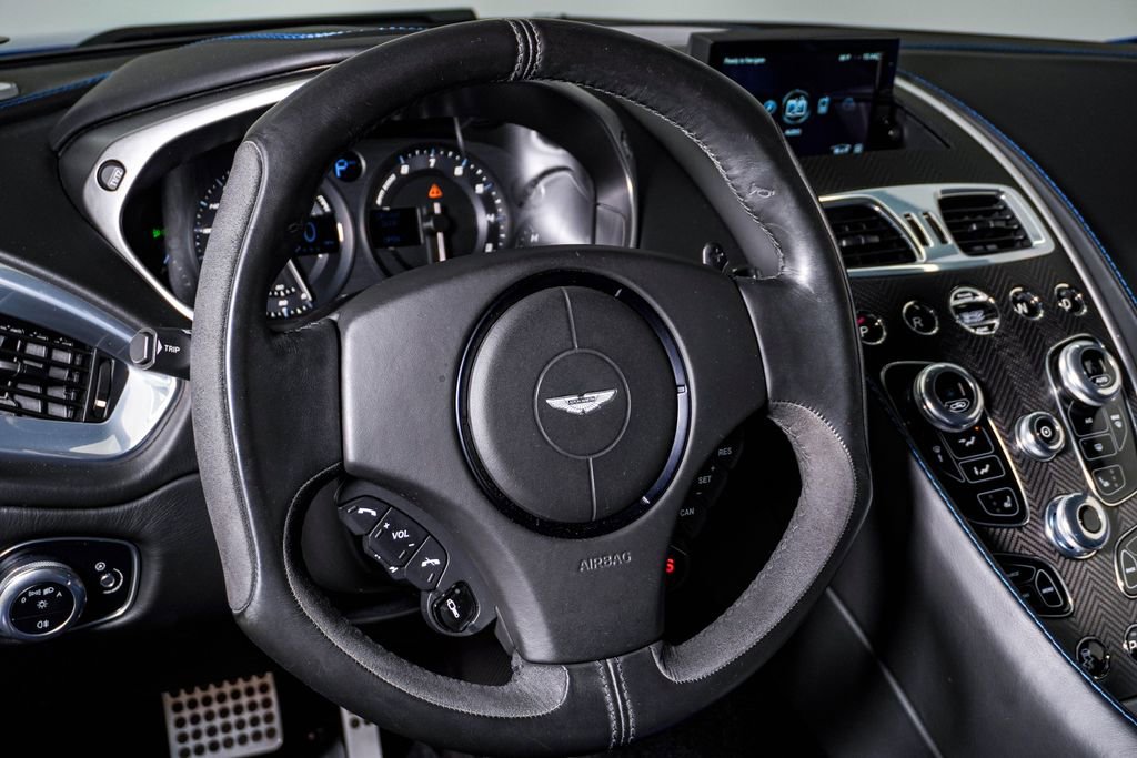 Used 2014 Aston Martin Vanquish Coupe image 23