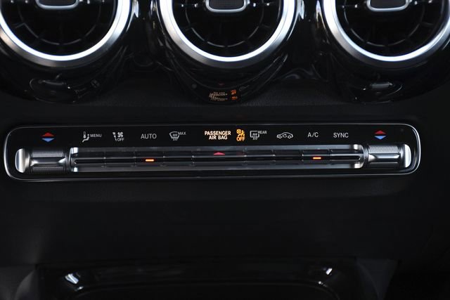 Used 2022 Mercedes-Benz GLB 250 w/ Premium Package Lite image 14