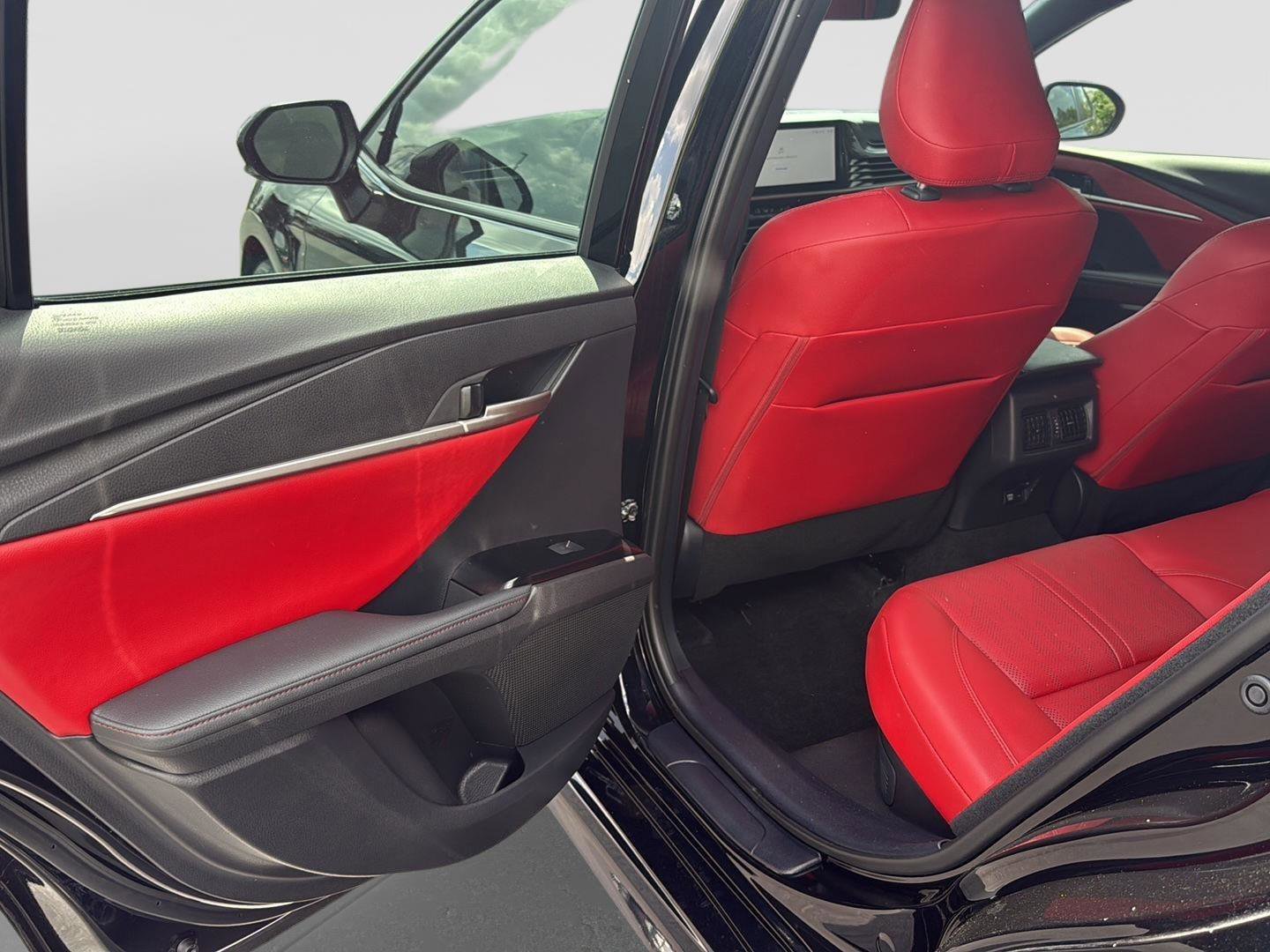 Used 2025 Toyota Camry XSE FWD image 12