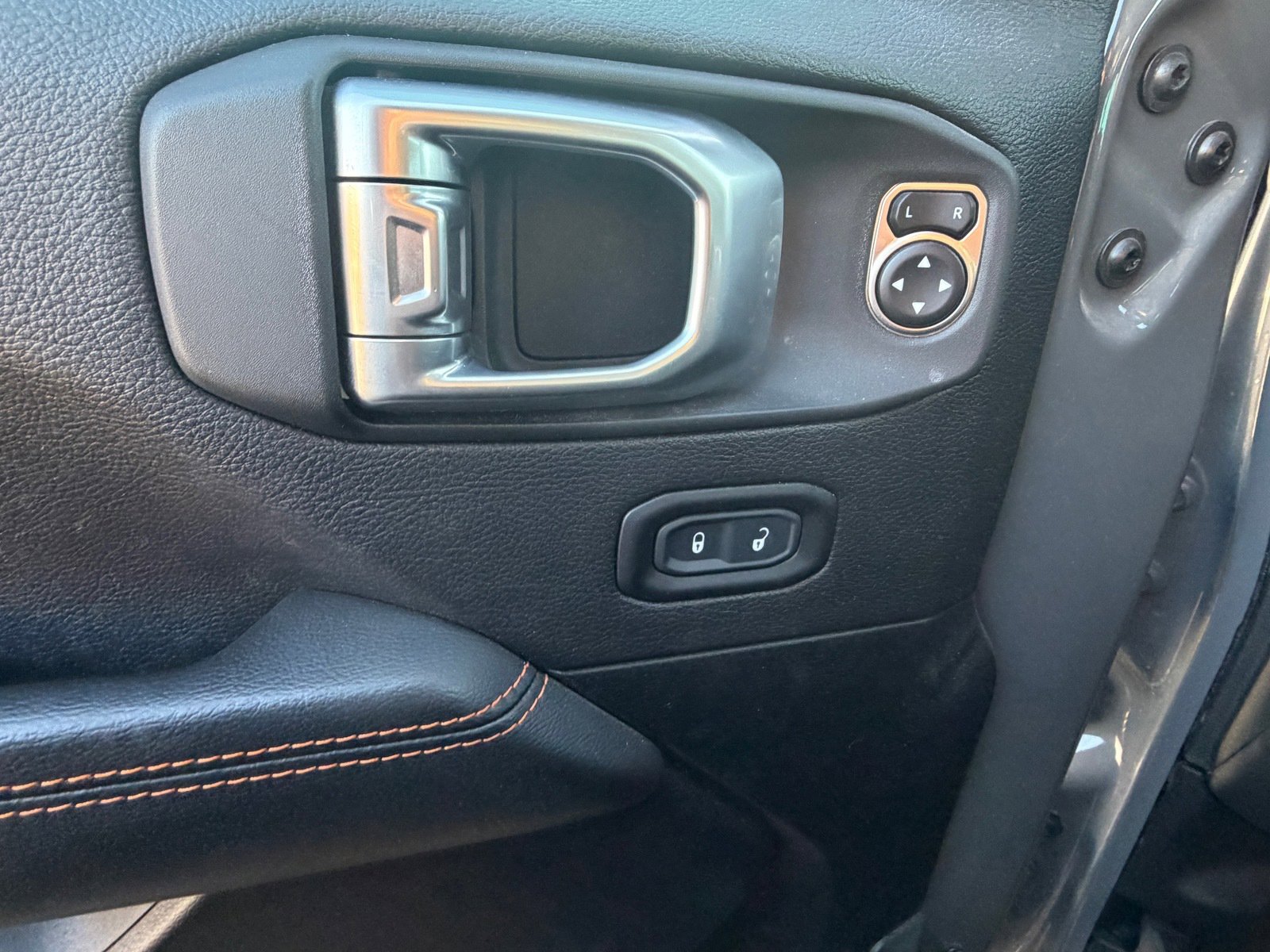 Used 2020 Jeep Gladiator Mojave AWD/4WD image 8