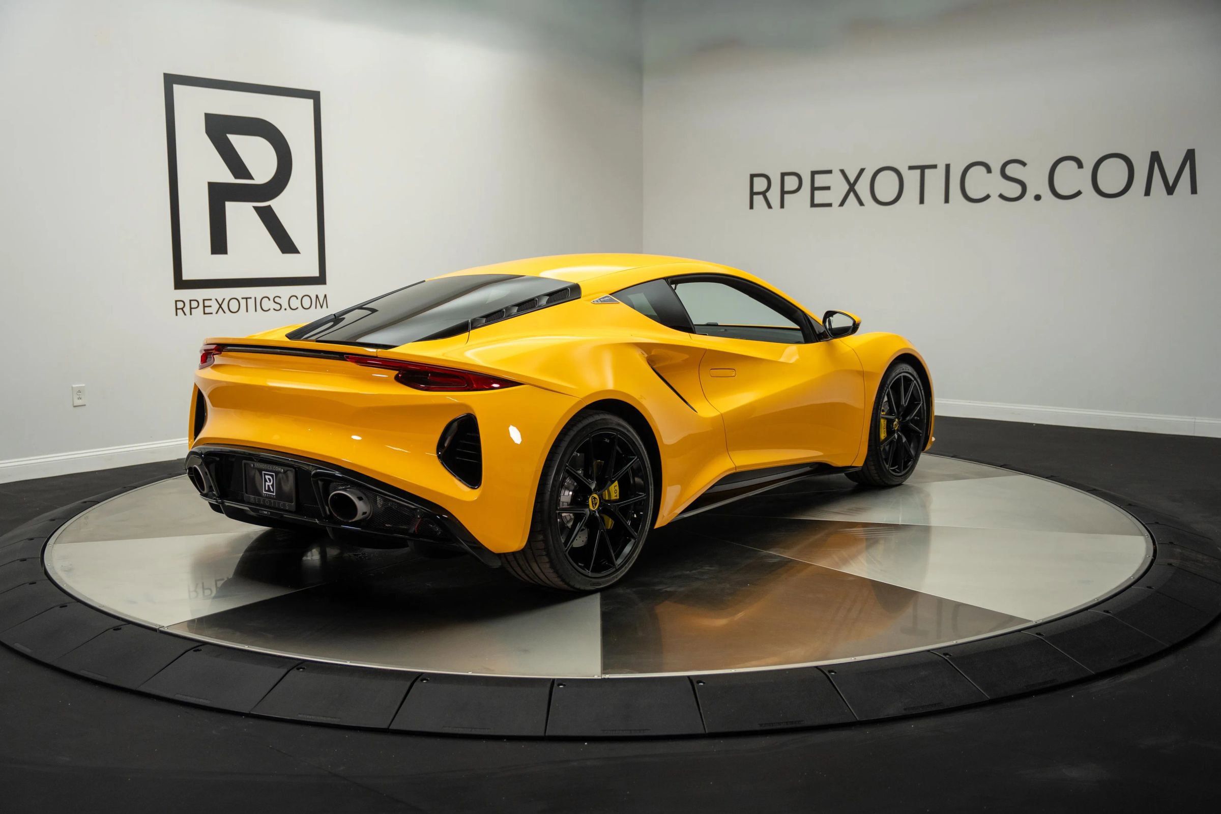 Used 2024 Lotus Emira First Edition image 4