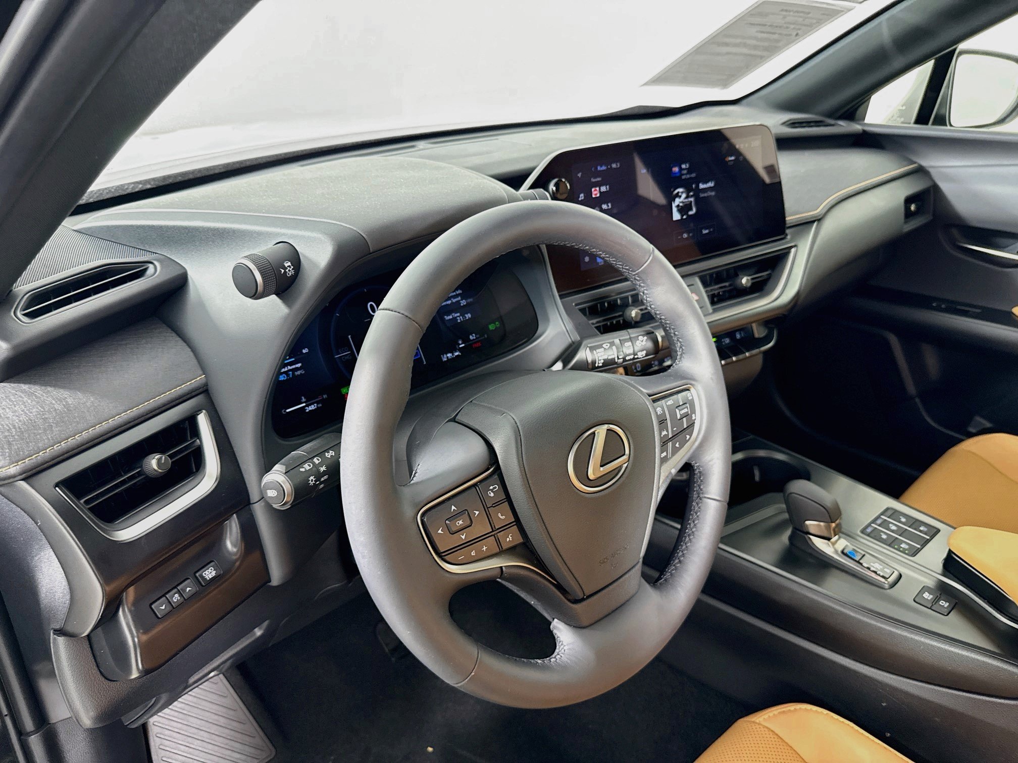 Certified 2026 Lexus UX 300h AWD w/ Accessory Package (2T) image 9