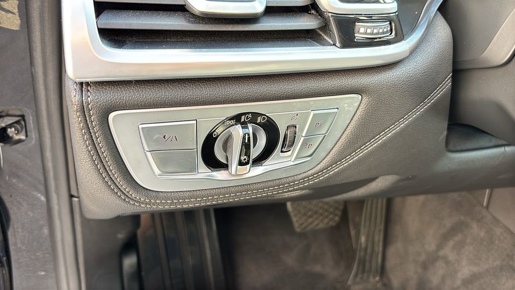Used 2019 BMW 750i xDrive w/ Autobahn Package AWD/4WD image 13