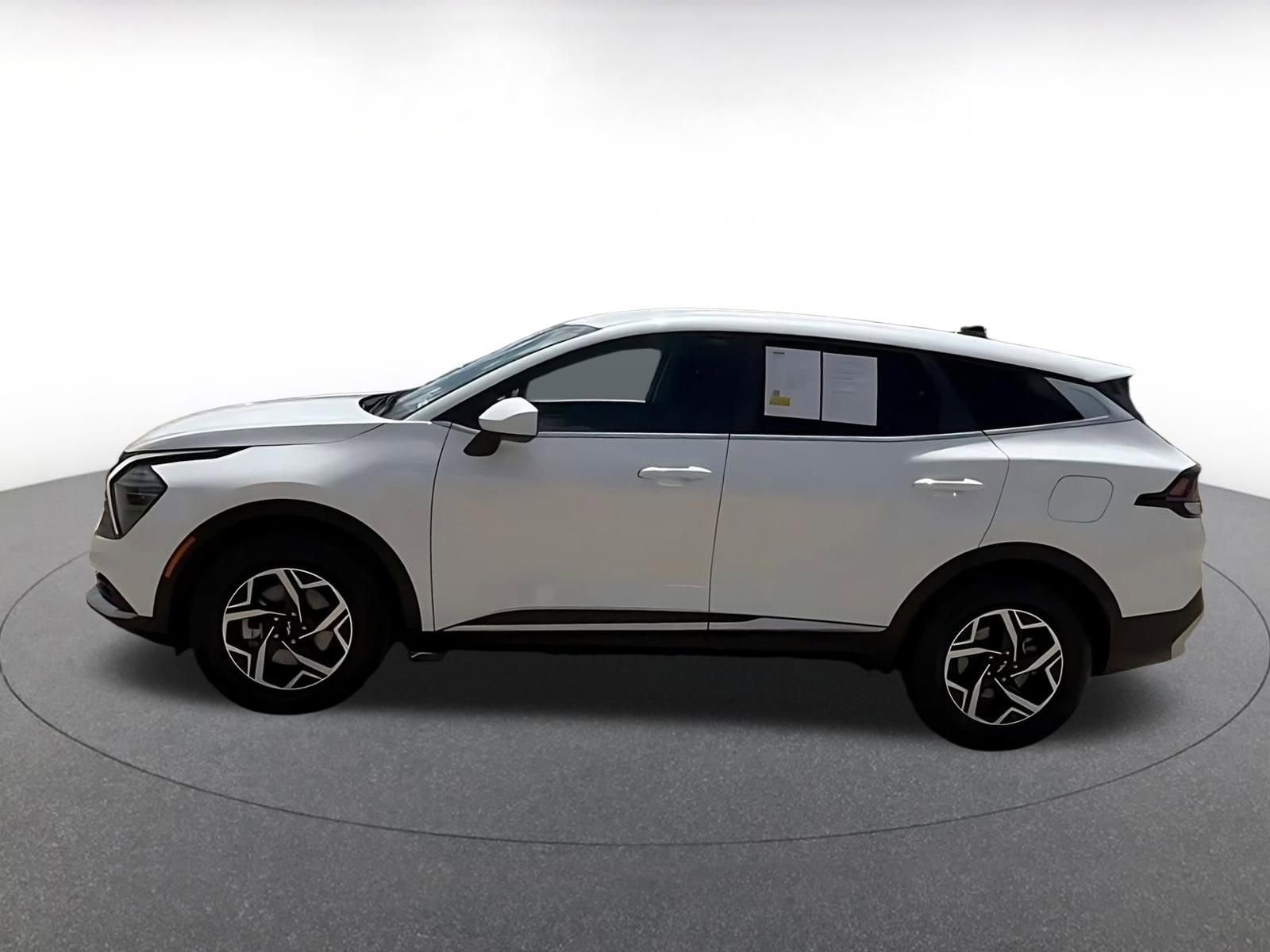 Used 2025 Kia Sportage LX image 12