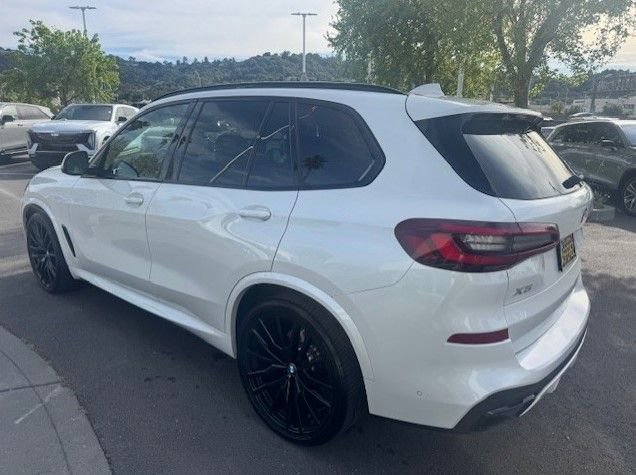 Used 2022 BMW X5 xDrive40i w/ M Sport Package image 8