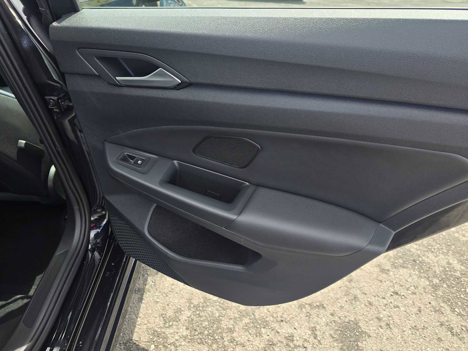 Used 2022 Volkswagen Golf R image 13