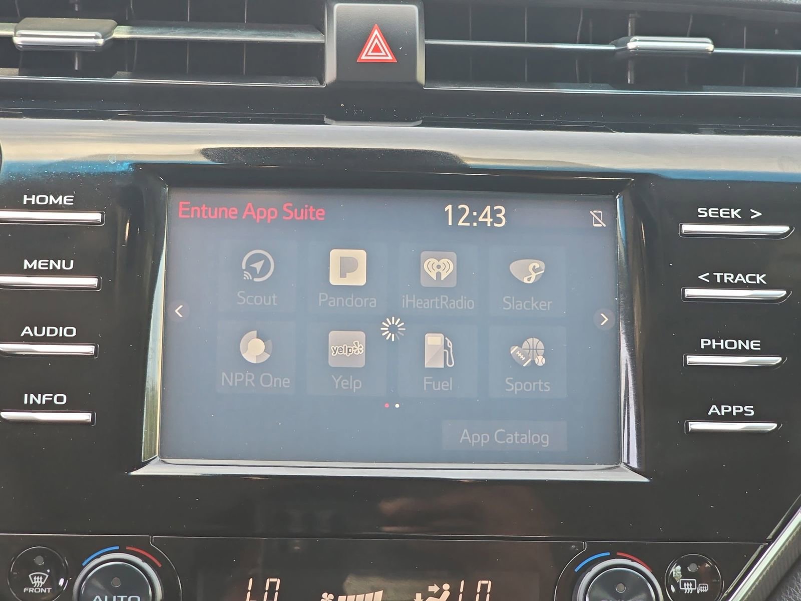 Used 2018 Toyota Camry XSE image 27