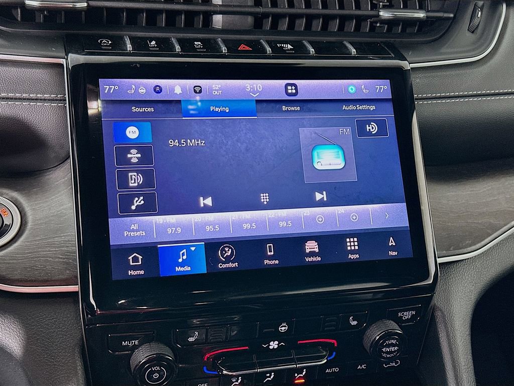 Certified 2024 Jeep Grand Cherokee Limited image 24