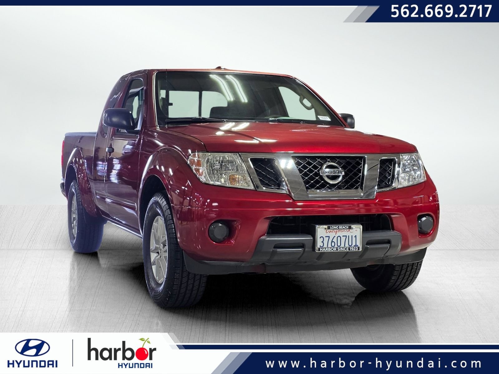 Used 2015 Nissan Frontier SV RWD image 1