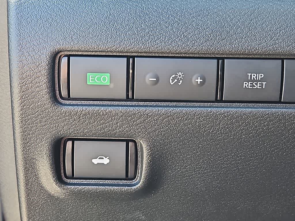 Used 2022 Nissan Sentra SR w/ Trunk Package image 24