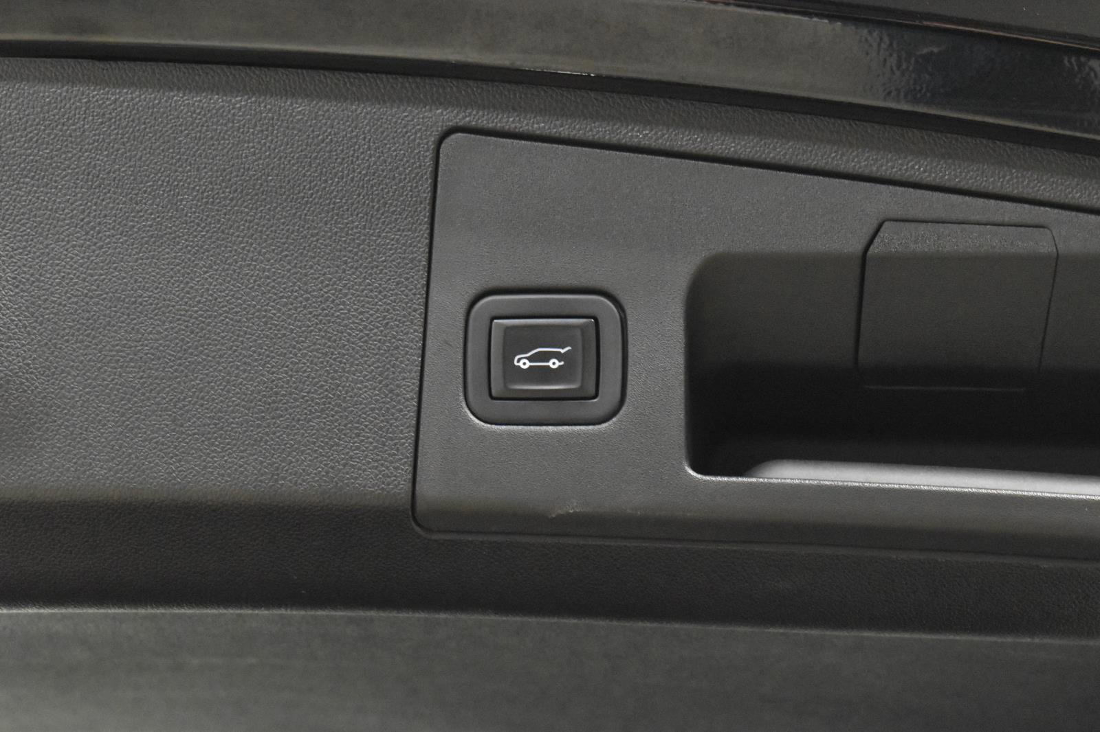 Used 2020 Cadillac XT4 Premium Luxury image 30