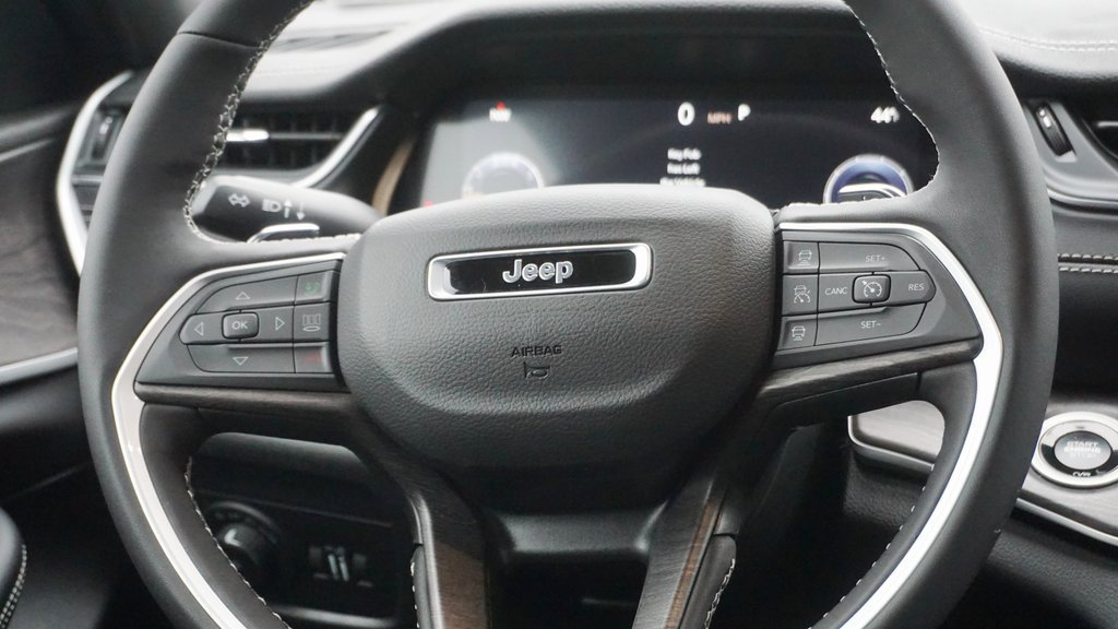 New 2025 Jeep Grand Cherokee Limited image 14