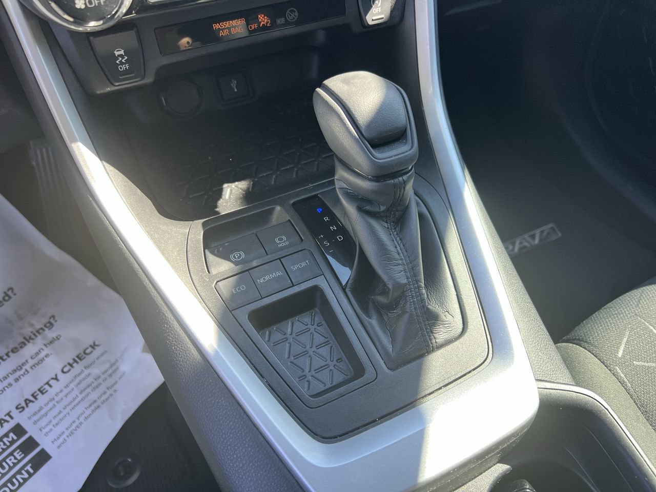 Used 2021 Toyota RAV4 XLE w/ Convenience Package FWD image 26